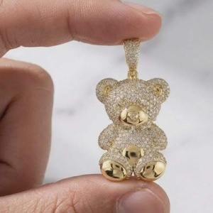 Colgante de Oso Teddy Iced Out Personalizado con Moissanita VVS, Colgante de Plata 925, Colgante Personalizado de Personaje de Dibujos Animados, Colgante de Moda Hip Hop - Product Image 1