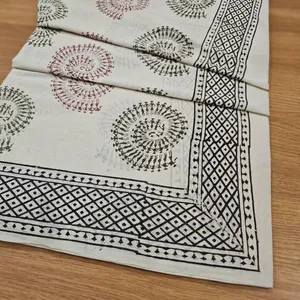 ผ้าฝ้ายพิมพ์ลายด้วยมือพร้อมลวดลายชนเผ่าแบบวงกลมและขอบลายเรขาคณิตสำหรับตัดเย็บเสื้อผ้าและตกแต่งบ้าน - Product Image 4