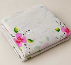 Tela Popelina 100% Algodón con Estampado Floral Hecho a Mano, 53/54 de Ancho, Tejido Transpirable de 100GSM, Peso Medio, para Mantas y Textiles del Hogar - Product Image 2