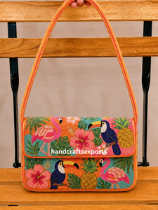 Sac à bandoulière de luxe fait main avec perles et rabat magnétique |   Design floral colibri |   Coffret de perles de rocaille portables de qualité supérieure pour femmes - Product Image 4