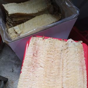 Calamars séchés enroulés de haute qualité, écologiques et durables, riches en protéines, prêts à consommer, en boîte de 10 kg, OEM - Product Image 6