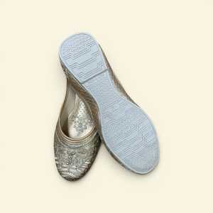 Chaussures plates pour femmes, style décontracté, à bout rond, avec doublure en coton brodée argentée, pour cérémonie de mariage - Product Image 4