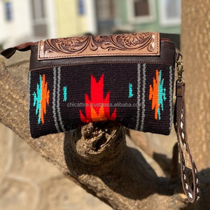 Bolso de mano de cuero con herramientas aztecas hecho a mano, elegante manta de sillín para mujer, carteras de cuero, bolso de mano de cuero con herramientas de alta calidad - Product Image 5