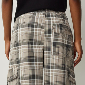 Pantalones Cortos Cargo de Algodón 100% Personalizados OEM para Mujer, de Cintura Alta, Transpirables, Ecológicos, de Secado Rápido, Lavado Oscuro, con Botones, Casuales, Lisos - Product Image 3