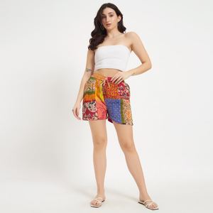 Shorts Bohemios de Algodón con Parches, Cintura Media, Cordón Ajustable, Corte Holgado, con Bolsillos, Estilo Bordado a Mano - Product Image 3