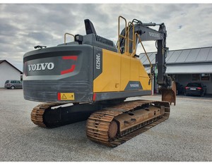 Excavadora de cadenas Volvo EC250EL con motor de alta potencia, componentes hidráulicos HYDAC y cucharón con capacidad de 4 m³ - Product Image 3