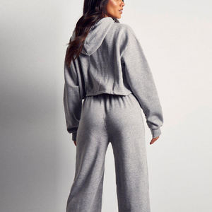 Sweat-shirt court gris à manches longues et capuche pour femme, coupe décontractée, col ras du cou, style survêtement - Product Image 3