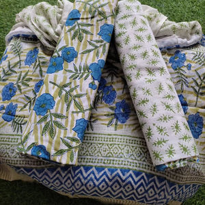 Tissu en coton de haute qualité pour femmes – Matière douce, légère et respirante pour les kurtis, les robes et les vêtements de tous les jours - Product Image 1