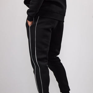 Conjunto Deportivo Informal para Hombre, Sudadera con Capucha Negra, Pantalones Deportivos de Color Sólido con Bolsillos Laterales, Ropa Deportiva para Otoño - Product Image 2