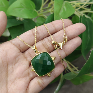 Collier minimaliste en laiton plaqué or 18 carats pour femme, avec pendentif mode et pierre précieuse, idéal pour le quotidien, cadeaux de mariage et d'anniversaire, vente en gros - Product Image 5