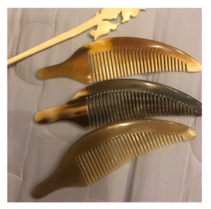 Peine de Cuerno de Búfalo Hecho a Mano de Primera Calidad para el Cuidado del Cabello, Belleza y Bienestar - Product Image 3