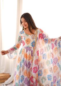 Accessoires vestimentaires, Vêtements ethniques, Autres vêtements régionaux, Robe brodée en organza imprimé, Pantalon en micro-coton, Dupatta en dentelle (HTU 62) - Product Image 5