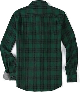 Camisa de Franela a Cuadros Verde y Negra para Hombre, Estilo Casual de Invierno, con Dos Bolsillos y Botones - Product Image 6