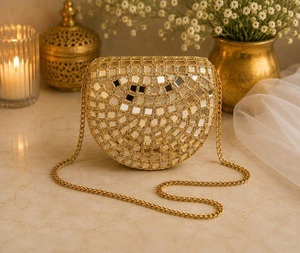 Pochette de soirée élégante en métal argenté rectangulaire, ornée de miroirs et de pierres Kundan, pour mariages et événements festifs - Product Image 3