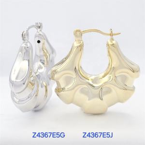 Boucles d'oreilles en plaqué or et argent et laiton style Hallow avec crochet en zircon Bijoux de mode Boucles d'oreilles en forme d'anneau épais - Product Image 1