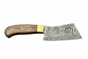 Hachoir à viande artisanal en acier Damas avec manche en bois de noyer et bolster en laiton - Product Image 3