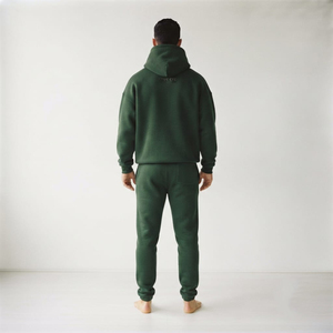 Ensemble sweat à capuche et pantalon de survêtement Hawk Eye Sports avec logo brodé personnalisé sur le devant, en coton épais, coupe décontractée, ajustement régulier, séchage rapide - Product Image 2