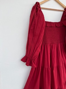 Robe longue smockée rouge en coton pour femme, col carré, manches longues à volants, style bohème, coupe trapèze, légère, idéale pour les fêtes et les vacances, collection boutique - Product Image 3
