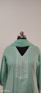 Vestido Casual Verde Menta con Cuello en V, Manga Tres Cuartos, Bordado, Corte Holgado, Largo Midi, Tejido de Viscosa Transpirable para Uso Diario - Product Image 3