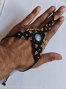 Pulsera de Macramé Negra Hecha a Mano con Piedra Lunar, Ajustable, Estilo Boho, Étnica, Curativa, Joyería de Declaración, Venta al por Mayor - Product Image 2