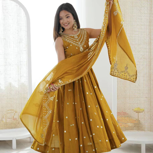 Conjunto de traje Anarkali con dupatta |   Vestido Bordado Color Mostaza Dorado para Bodas y Eventos Festivos - Product Image 1