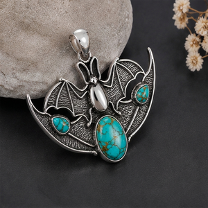Colgante de Murciélago con Turquesa, Hecho a Mano, de Latón, Forma Ovalada, Chapado en Oro y Plata, Collar Unisex - Product Image 5