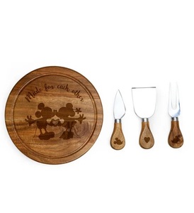 Juego de Tabla de Quesos Personalizada de Madera de Acacia con Cuchillos de Queso de Acero Inoxidable, Plato Redondo Grabado para Servir Charcutería, Regalo - Product Image 1