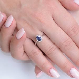 แหวนหมั้นแทนซาไนต์ทรงฮาโล แหวนพลอยประจำเดือนเกิด ดีไซน์เรียบหรู เงินแท้ 925 ชุบทอง 14K เครื่องประดับคุณภาพสำหรับผู้หญิง - Product Image 2
