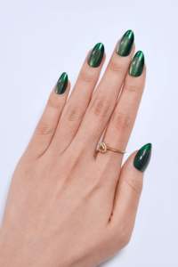 Ongles à presser personnalisés en gros, forme amande, vert œil de chat, en ABS, avec estampage doré, marque Helios, finition métallique scintillante, OEM ODM - Product Image 3