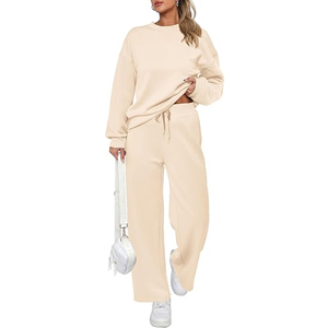 Conjunto Deportivo de 2 Piezas para Mujer, Sudadera de Cuello Alto Informal con Logotipo Personalizado Bordado y Pantalones Cortos de Felpa - Product Image 2
