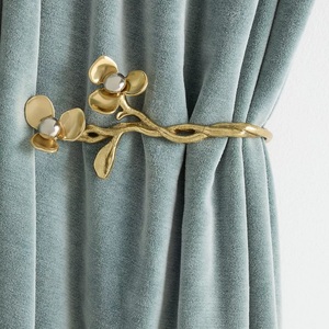 Attache de rideau Tournesol en métal, attache de rideau de luxe, support de rideau de fenêtre pour la maison et l'hôtel, en laiton et aluminium - Product Image 1