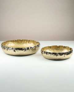 Différents bols en métal doré faits à la main avec un design de bordure en forme de feuille, plat de service moderne pour la présentation des aliments, les cadeaux et la décoration - Product Image 3