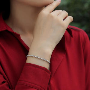 Pulsera de Moissanita con Corte Brillante Redondo, Engaste de Diamantes en Canal, Joyería Clásica para Uso Diario - Product Image 2