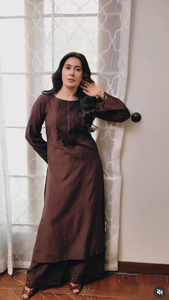 Salwar Kameez en soie marron pour femme, broderie en dentelle, coupe classique, longueur cheville, tenue formelle traditionnelle, évacuation de l'humidité, séchage rapide - Product Image 2