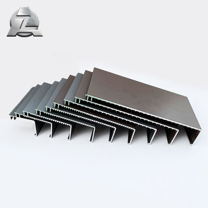Rebord <span class=keywords><strong>de</strong></span> fenêtre en <span class=keywords><strong>aluminium</strong></span> thermolaqué sur mesure - Profilé d'extrusion métallique étanche pour extérieur, idéal pour la décoration <span class=keywords><strong>de</strong></span> bâtiments modernes - Product Image 1