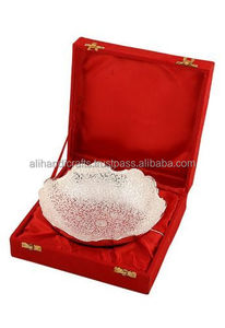 Ensemble de supports pour bouteilles de vin en laiton plaqué argent gravé sur mesure, manchons rafraîchissants en métal pour articles de bar d'hôtel de luxe et cadeaux d'entreprise - Product Image 5