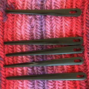 เข็มถักทำจากเขาควายขัดเงาและแกะสลัก เป็นของที่ระลึกตกแต่งสไตล์สัตว์และเรือ  เป็นมิตรกับสิ่งแวดล้อม จากประเทศอินเดีย - Product Image 4