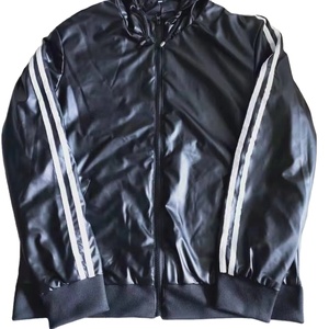 Sudaderas con capucha de cuero para hombre, ropa exterior informal de invierno diseñada para el uso diario, que ofrece comodidad cálida y una sensación de cuero suave. - Product Image 1