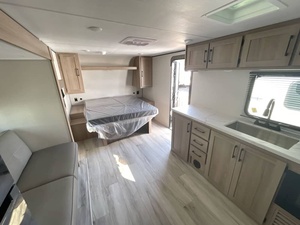 Nouveau 2025 Keystone C-o-l-e-m-a-n L-i-g-h-t 18RX - Product Image 5