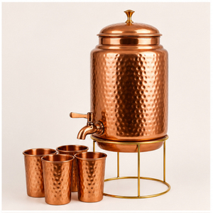 Distributeur d'eau artisanal en cuivre pur avec support et 4 verres, réservoir Matka en cuivre martelé ayurvédique pour la maison et le bureau - Product Image 3