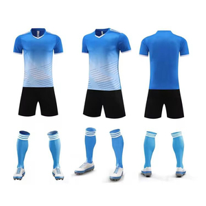Ensemble d'uniformes de football compétitifs, kit de football personnalisé pour équipe, tenue de sport durable pour les performances de match - Product Image 1