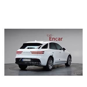 Genesis GV70 2.5T Gasolina 2WD con Caja de Cambios Automática, Asientos de Cuero, Cámara Trasera - Junio 2024, 14,450 km - Product Image 2