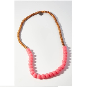 Collier exclusif MOON RISE CRAFT en résine avec perles de galets, plaqué argent, classique, fait main, de luxe, pour tous les jours, unisexe, boutique - Product Image 1