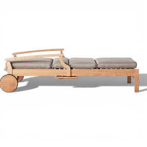Chaise longue d'extérieur inclinable en teck séché au four, avec surface de couchage à lattes et plateau pliable pour boissons - Product Image 3