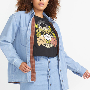 Veste en jean pour femme à manches longues, col rabattu, personnalisable avec marque et logo, en denim délavé - Product Image 5