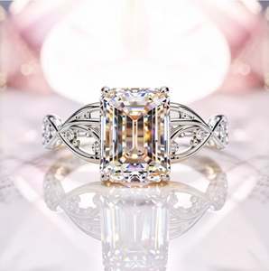 Bague en moissanite taille émeraude avec sertissage à griffes en argent sterling 925 plaqué or jaune pour mariage, fiançailles, anniversaire - Product Image 5