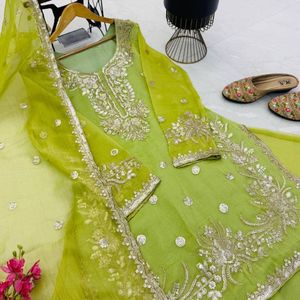 Conjunto de Sharara con Top Bordado con Lentejuelas Shalsa Crash y Dupatta a Juego de 2.2 Metros, Completamente Cosido, Venta al Por Mayor por AARIKA Exports - Product Image 5