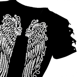 T-shirt graphique personnalisé pour femme, style streetwear, avec ailes d'ange en strass, épaules dénudées, manches courtes, en coton, coupe classique, écologique et respirant - Product Image 5