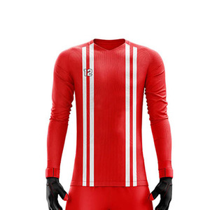 Pantalones Cortos de Fútbol Rojos para Hombre con Espinilleras Negras, Sublimados, que Absorben la Humedad, Ajuste Atlético, para Todas las Temporadas - Product Image 4