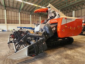 DC108X 108HP Multi-Crop Rice <b>Corn</b> Wheat Combine <b>Harvester</b> Heavy-Duty Gear Drive Diesel Engine High-Productivity Farming Machine - Product Image 1